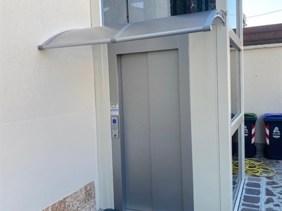 pensilina economica porta ascensore