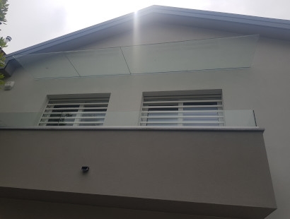 pensilina vetro a sbalzo perugia